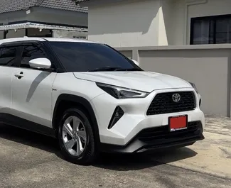 Vermietung Toyota Yaris Cross. Wirtschaft, Crossover Fahrzeug zur Miete in Thailand ✓ Kaution Einzahlung von 7000 THB ✓ Versicherungsoptionen KFZ-HV, TKV, VKV Plus, VKV Komplett, Diebstahlschutz, Junge.