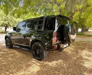 Vermietung Land Rover Defender. Komfort, Premium, SUV Fahrzeug zur Miete in VAE ✓ Kaution Einzahlung von 2500 AED ✓ Versicherungsoptionen KFZ-HV.