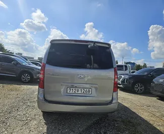 Diesel 2,5L Motor von Hyundai Grand Starex 2019 zur Miete in Kutaisi.