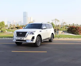 Benzin 5,0L Motor von Nissan Patrol 2023 zur Miete in Dubai.