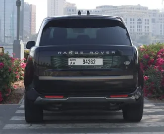 Land Rover Range Rover 2023 mit Antriebssystem Allradantrieb, verfügbar in Dubai.