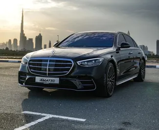 Autovermietung Mercedes-Benz S580 e Nr.13616 Automatisch in Dubai, ausgestattet mit einem 4,0L Motor ➤ Von Mohammad in VAE.