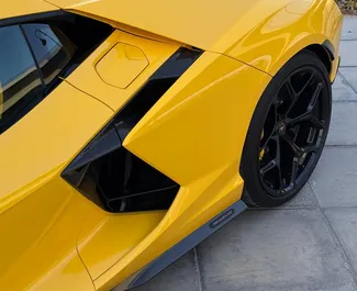 Lamborghini Aventador 2024 mit Antriebssystem Allradantrieb, verfügbar in Dubai.