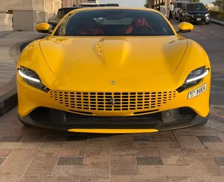 Frontansicht eines Mietwagens Ferrari Roma in Dubai, VAE ✓ Auto Nr.13586. ✓ Automatisch TM ✓ 0 Bewertungen.