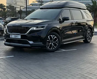 Mietwagen Kia Carnival 2022 in VAE, mit Benzin-Kraftstoff und 272 PS ➤ Ab 250 AED pro Tag.