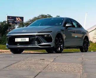 Benzin 45,0L Motor von Hyundai Sonata 2025 zur Miete in Dubai.