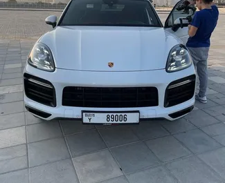 Vermietung Porsche Cayenne. Premium, Luxus, SUV Fahrzeug zur Miete in VAE ✓ Kaution Einzahlung von 2500 AED ✓ Versicherungsoptionen KFZ-HV.