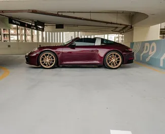 Benzin 3,0L Motor von Porsche 911 Carrera GTS 2024 zur Miete in Dubai.