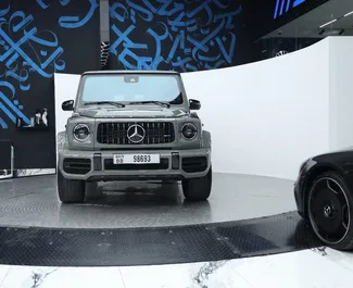 Frontansicht eines Mietwagens Mercedes-Benz G63 in Dubai, VAE ✓ Auto Nr.13590. ✓ Automatisch TM ✓ 0 Bewertungen.