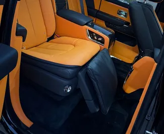 Autovermietung Rolls-Royce Cullinan Nr.13579 Automatisch in Dubai, ausgestattet mit einem 45,0L Motor ➤ Von Mohammad in VAE.