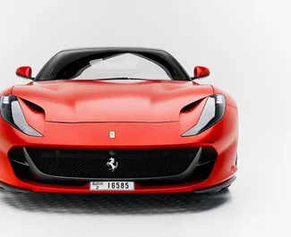 Frontansicht eines Mietwagens Ferrari 812 Superfast in Dubai, VAE ✓ Auto Nr.13587. ✓ Automatisch TM ✓ 0 Bewertungen.