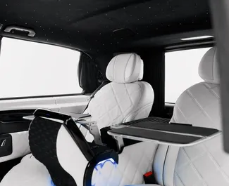 Innenraum von Mercedes-Benz V250 zur Miete in VAE. Ein großartiges 8-Sitzer Fahrzeug mit Automatisch Getriebe.