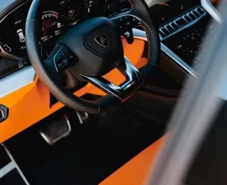 Vermietung Lamborghini Urus. Premium, Luxus, Crossover Fahrzeug zur Miete in VAE ✓ Kaution Einzahlung von 2500 AED ✓ Versicherungsoptionen KFZ-HV.