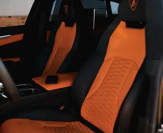 Lamborghini Urus 2023 mit Antriebssystem Allradantrieb, verfügbar in Dubai.