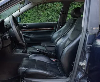 Audi A4 2001 zur Miete verfügbar in Durres, mit Kilometerbegrenzung unbegrenzte.