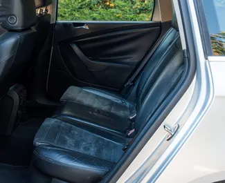 Vermietung Volkswagen Passat Variant. Komfort, Premium Fahrzeug zur Miete in Albanien ✓ Kaution Keine Kaution ✓ Versicherungsoptionen KFZ-HV.