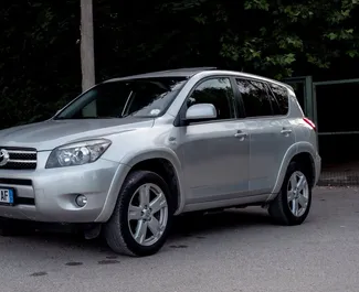 Frontansicht eines Mietwagens Toyota Rav4 in Durres, Albanien ✓ Auto Nr.10094. ✓ Schaltgetriebe TM ✓ 2 Bewertungen.
