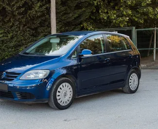 Autovermietung Volkswagen Golf Plus Nr.7292 Schaltgetriebe in Durres, ausgestattet mit einem 1,9L Motor ➤ Von Erald in Albanien.