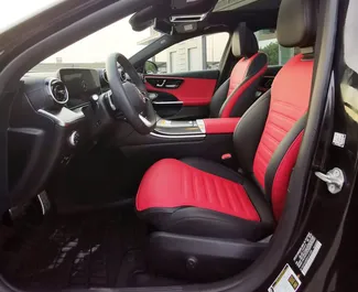 Benzin 4,0L Motor von Mercedes-Benz C-Class 2024 zur Miete in Dubai.