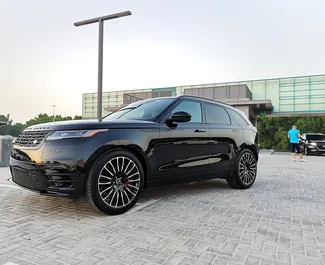 Frontansicht eines Mietwagens Land Rover Range Rover Velar in Dubai, VAE ✓ Auto Nr.13635. ✓ Automatisch TM ✓ 0 Bewertungen.
