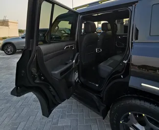 Benzin 45,0L Motor von Jetour T2 2024 zur Miete in Dubai.