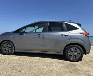 Innenraum von Nissan Note zur Miete auf Zypern. Ein großartiges 5-Sitzer Fahrzeug mit Automatisch Getriebe.