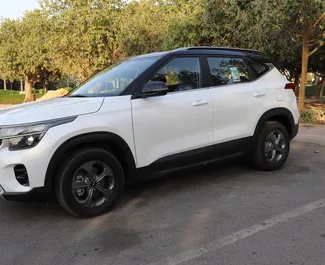 Benzin 2,0L Motor von Kia Seltos 2024 zur Miete in Dubai.