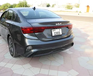 Benzin 2,0L Motor von Kia Forte 2022 zur Miete in Dubai.