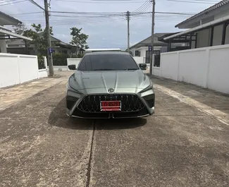 Frontansicht eines Mietwagens MG 5/GT am Flughafen Phuket, Thailand ✓ Auto Nr.14032. ✓ Automatisch TM ✓ 0 Bewertungen.