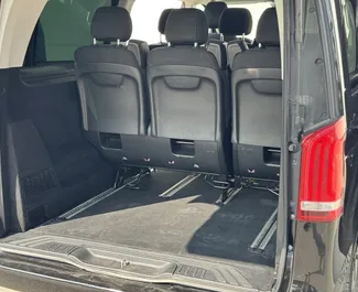 Mercedes-Benz V-Class 2018 zur Miete verfügbar in Budva, mit Kilometerbegrenzung unbegrenzte.