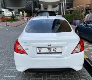 Mietwagen Nissan Sunny 2024 in VAE, mit Benzin-Kraftstoff und 110 PS ➤ Ab 47 AED pro Tag.