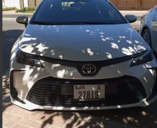 Vermietung Toyota Corolla Sedan. Wirtschaft, Komfort Fahrzeug zur Miete in VAE ✓ Kaution Einzahlung von 500 AED ✓ Versicherungsoptionen KFZ-HV, VKV Plus, Diebstahlschutz.