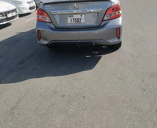 Frontansicht eines Mietwagens Mitsubishi Attrage in Dubai, VAE ✓ Auto Nr.11617. ✓ Automatisch TM ✓ 0 Bewertungen.