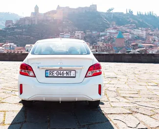 Mietwagen Mitsubishi Attrage 2022 in Georgien, mit Benzin-Kraftstoff und 76 PS ➤ Ab 94 GEL pro Tag.