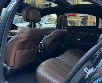 Mietwagen Mercedes-Benz S500 2019 in Georgien, mit Benzin-Kraftstoff und 450 PS ➤ Ab 529 GEL pro Tag.