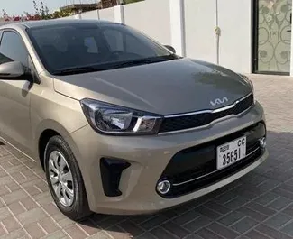 Frontansicht eines Mietwagens Kia Pegas in Dubai, VAE ✓ Auto Nr.14006. ✓ Automatisch TM ✓ 0 Bewertungen.