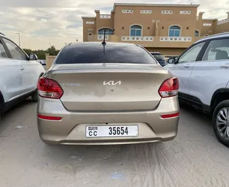 Frontansicht eines Mietwagens Kia Pegas in Dubai, VAE ✓ Auto Nr.14005. ✓ Automatisch TM ✓ 0 Bewertungen.