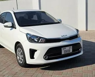 Frontansicht eines Mietwagens Kia Pegas in Dubai, VAE ✓ Auto Nr.14003. ✓ Automatisch TM ✓ 0 Bewertungen.