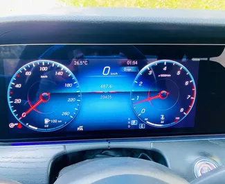Benzin 2,0L Motor von Mercedes-Benz E350 2022 zur Miete in Dubai.
