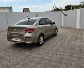 Vermietung Kia Pegas. Wirtschaft Fahrzeug zur Miete in VAE ✓ Kaution Einzahlung von 500 AED ✓ Versicherungsoptionen KFZ-HV.