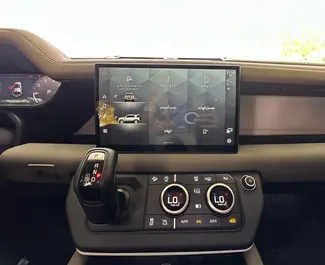 Land Rover Defender 2024 zur Miete verfügbar in Dubai, mit Kilometerbegrenzung unbegrenzte.