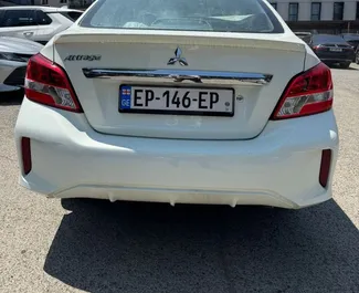 Mietwagen Mitsubishi Attrage 2022 in Georgien, mit Benzin-Kraftstoff und 76 PS ➤ Ab 94 GEL pro Tag.