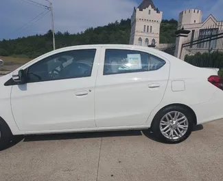 Benzin 1,2L Motor von Mitsubishi Attrage 2022 zur Miete in Tiflis.