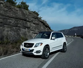 Mercedes-Benz GLK 2015 zur Miete verfügbar in Tirana, mit Kilometerbegrenzung unbegrenzte.