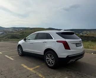 Benzin 3,7L Motor von Cadillac XT4 2023 zur Miete in Tiflis.
