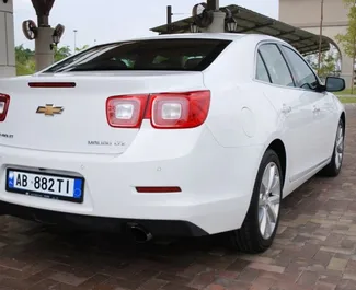 Frontansicht eines Mietwagens Chevrolet Malibu in Durres, Albanien ✓ Auto Nr.14057. ✓ Automatisch TM ✓ 0 Bewertungen.