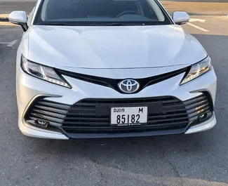 Mietwagen Toyota Camry 2024 in VAE, mit Benzin-Kraftstoff und 203 PS ➤ Ab 93 AED pro Tag.
