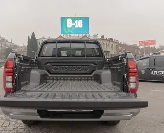 Diesel 2,4L Motor von Mitsubishi L200 2023 zur Miete in Tiflis.