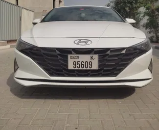 Mietwagen Hyundai Elantra 2023 in VAE, mit Benzin-Kraftstoff und 147 PS ➤ Ab 67 AED pro Tag.