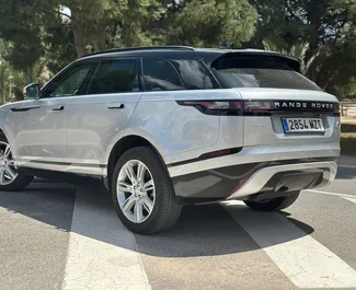 Vermietung Land Rover Range Rover Velar. Komfort, Premium, Crossover Fahrzeug zur Miete in Spanien ✓ Kaution Einzahlung von 1500 EUR ✓ Versicherungsoptionen KFZ-HV.